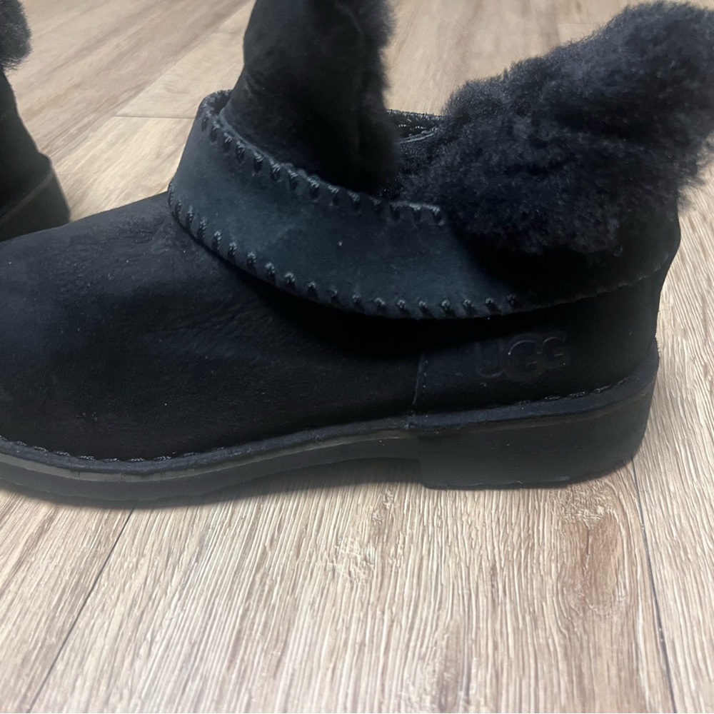 Ugg boots - Picture 4 of 4